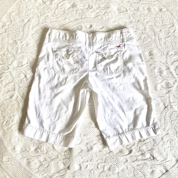 Like-New Y2K Low Rise Hollister White Shorts - Picture 6 of 7